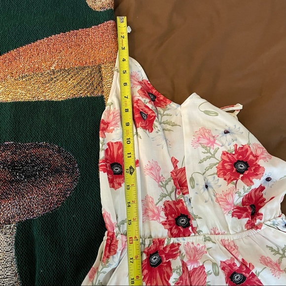 Floral Romper with Pockets :) - Picture 6 of 10